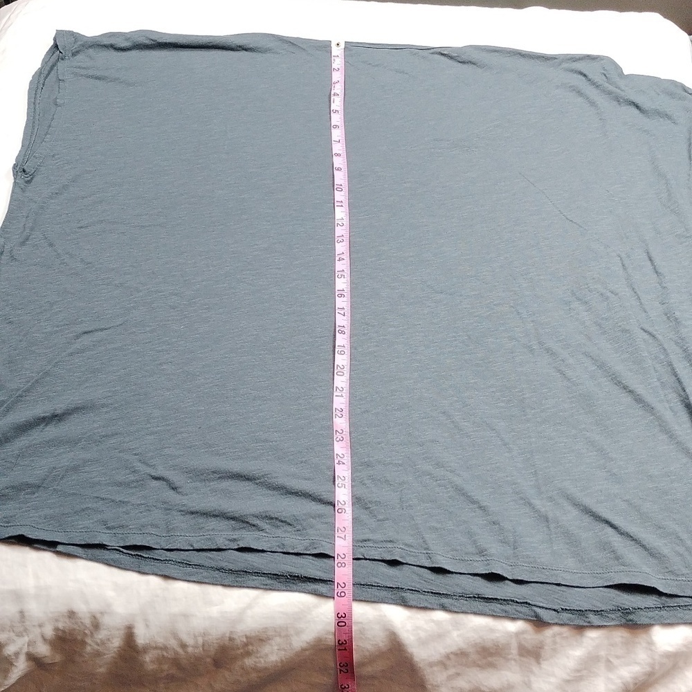 Torrid v-neck sleeveless top size 4 X - Picture 7 of 10